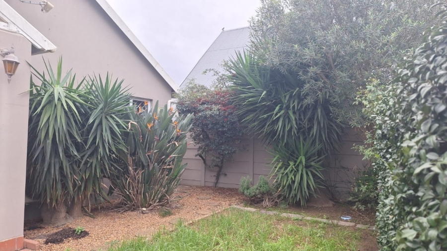2 Bedroom Property for Sale in Admirals Park Western Cape